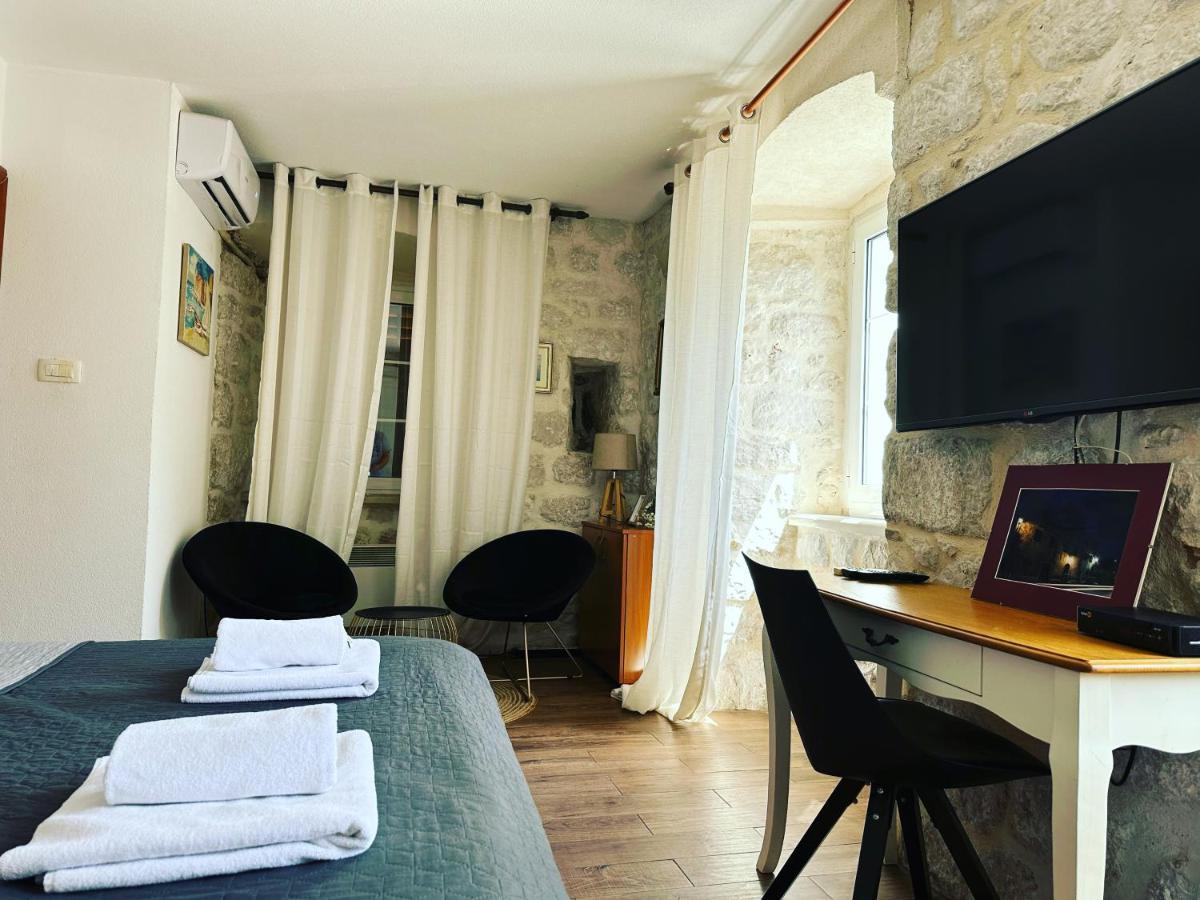 Villaoldmariner Prčanj Exteriör bild